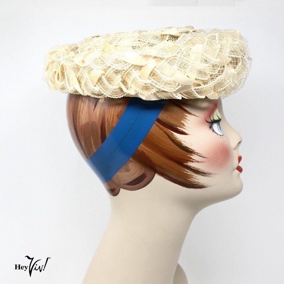 Vintage 1950s Ivory Cream Woven Mesh Ribbon Pillbox Hat with Veil - Hey Viv - Picture 2 of 6